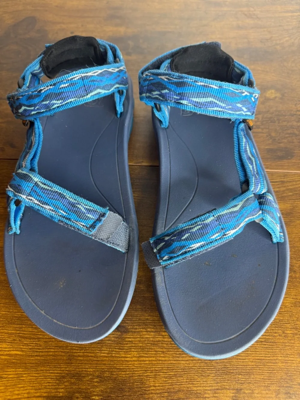 Teva Hurricane XLT2 (size 3) blue sandals